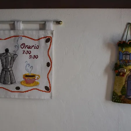 לינה וארוחת בוקר Marie Therese Torreano